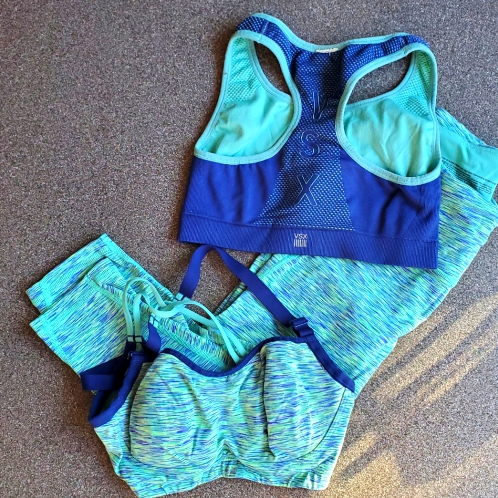 Victoria's Secret Sport Women’s Reversible Sports Bra in XS/S